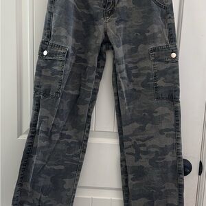 SHEIN Women's Black & Gray/Green  Camo Wide-Leg Cargo Jeans